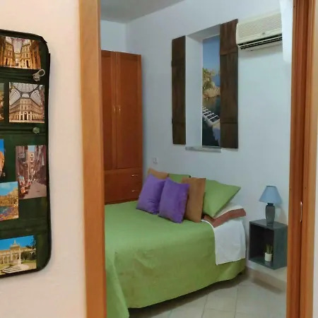 Apartment Cheap 'n' Chic Naples