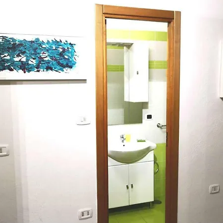 Cheap 'n' Chic Apartment Naples